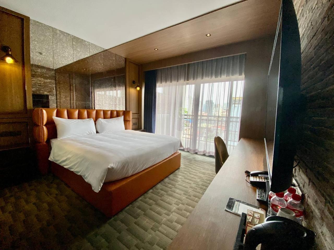 HH Hotel&Sky Bar Phnom Penh Eksteriør bilde